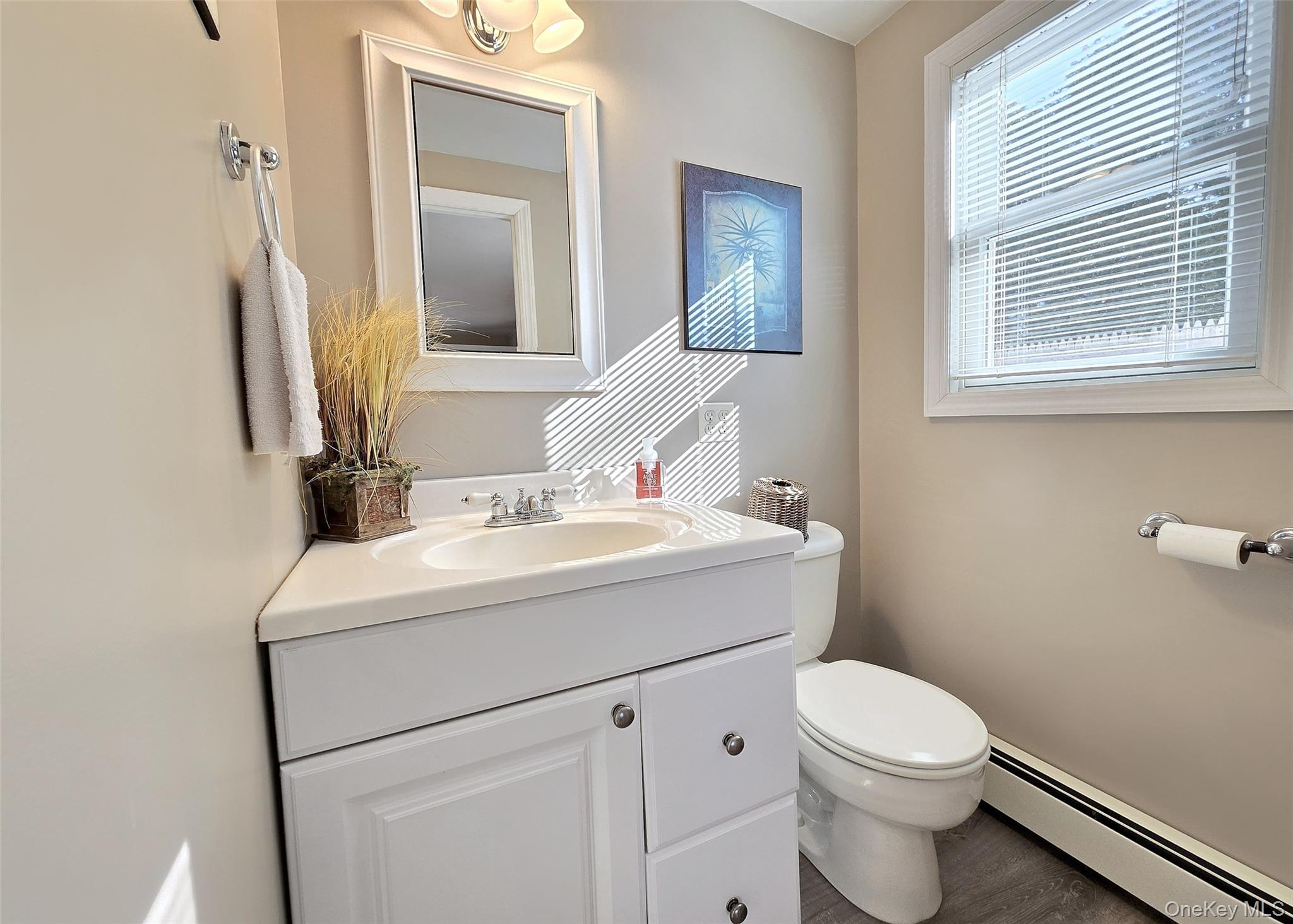 #17 photo, 59 Holiday Park Drive, 롱 아일랜드 Centereach , NY 11720