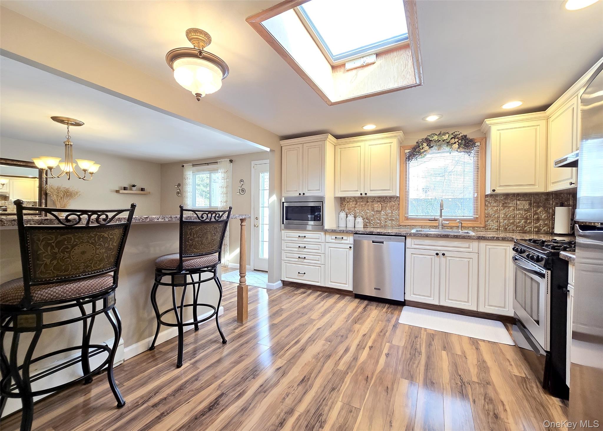 #9 photo, 59 Holiday Park Drive, 롱 아일랜드 Centereach , NY 11720