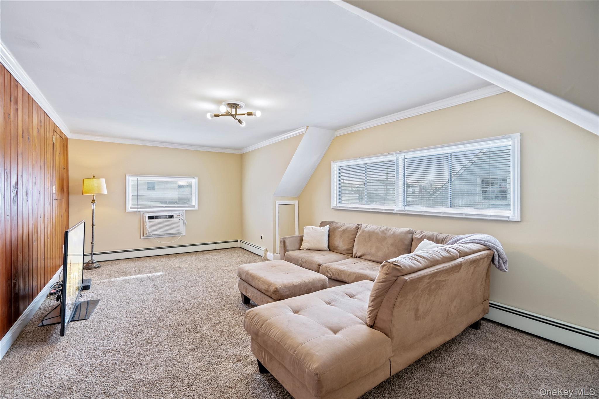 #14 photo, 68 Summer Lane, Hicksville , NY 11801