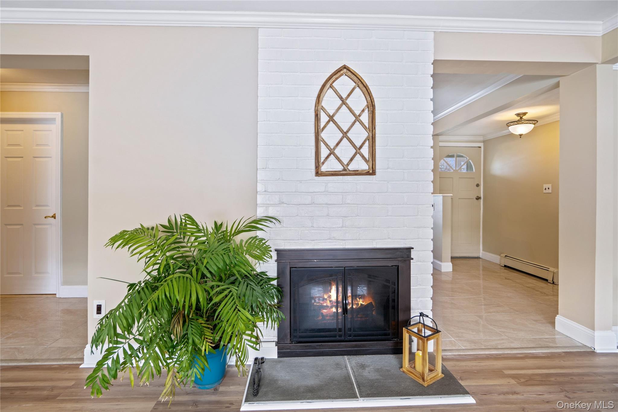 #8 photo, 68 Summer Lane, Hicksville , NY 11801