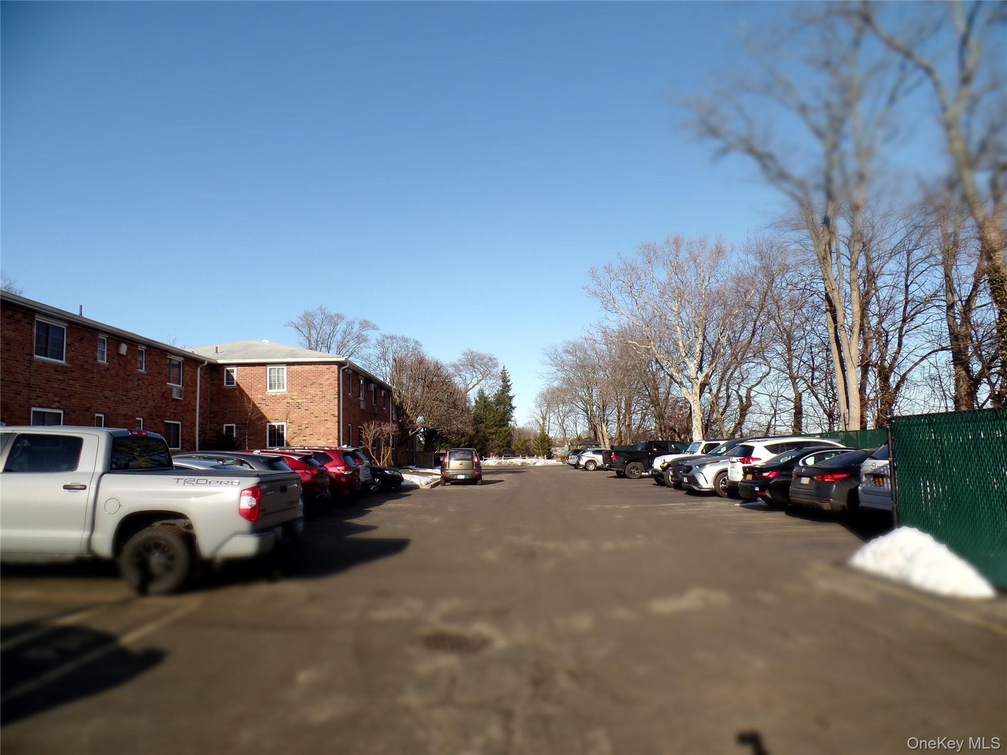 #12 photo, 1233 Melville Rd, Farmingdale , NY 11735