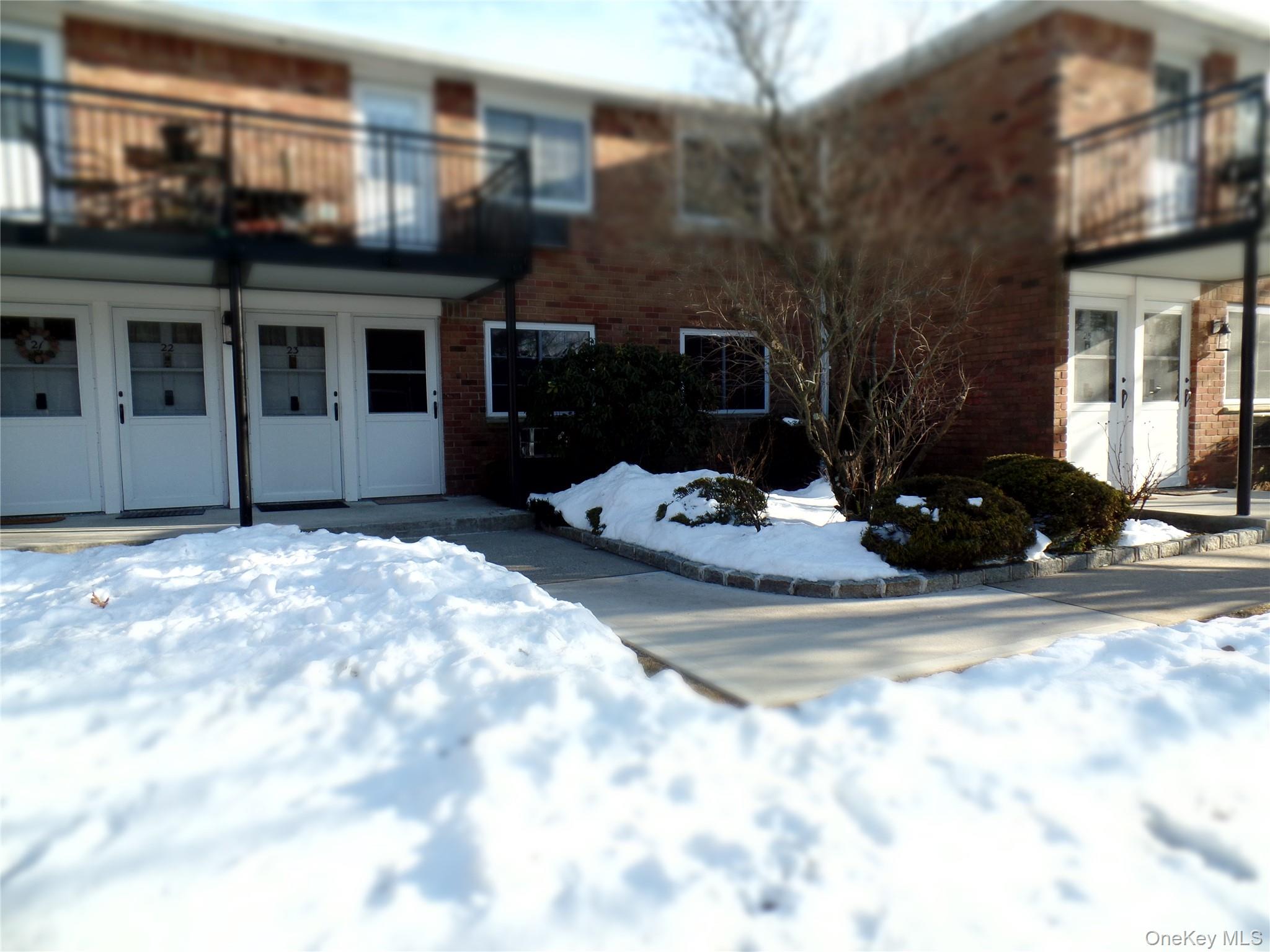 #15 photo, 1233 Melville Rd, Farmingdale , NY 11735