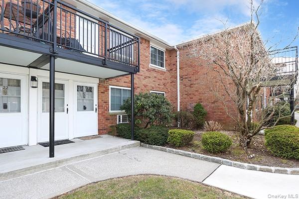 #19 photo, 1233 Melville Rd, Farmingdale , NY 11735