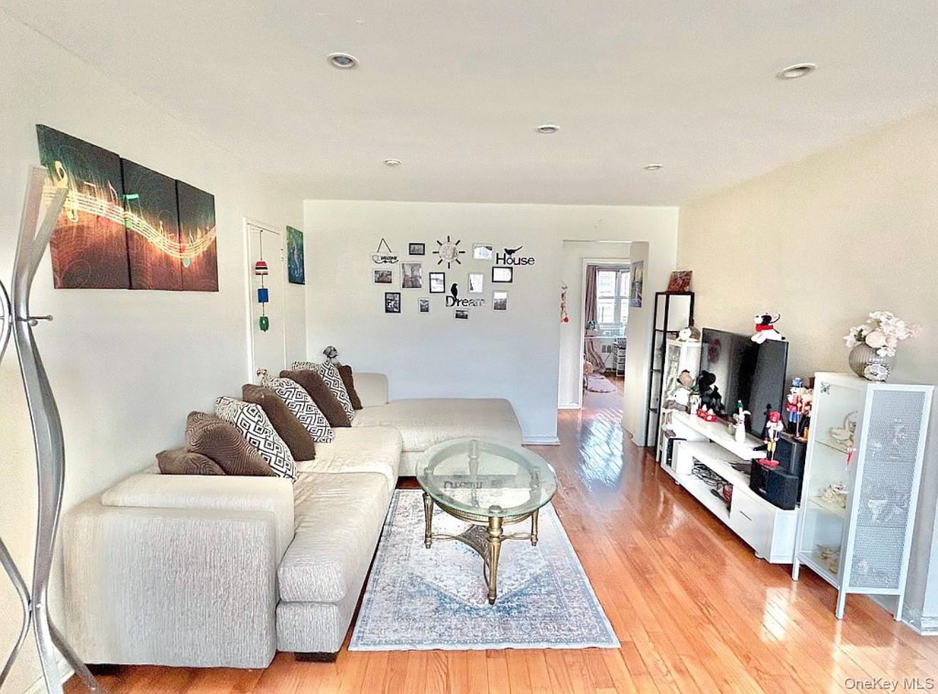 #5 photo, 150-71 70rd, Flushing , NY 11367