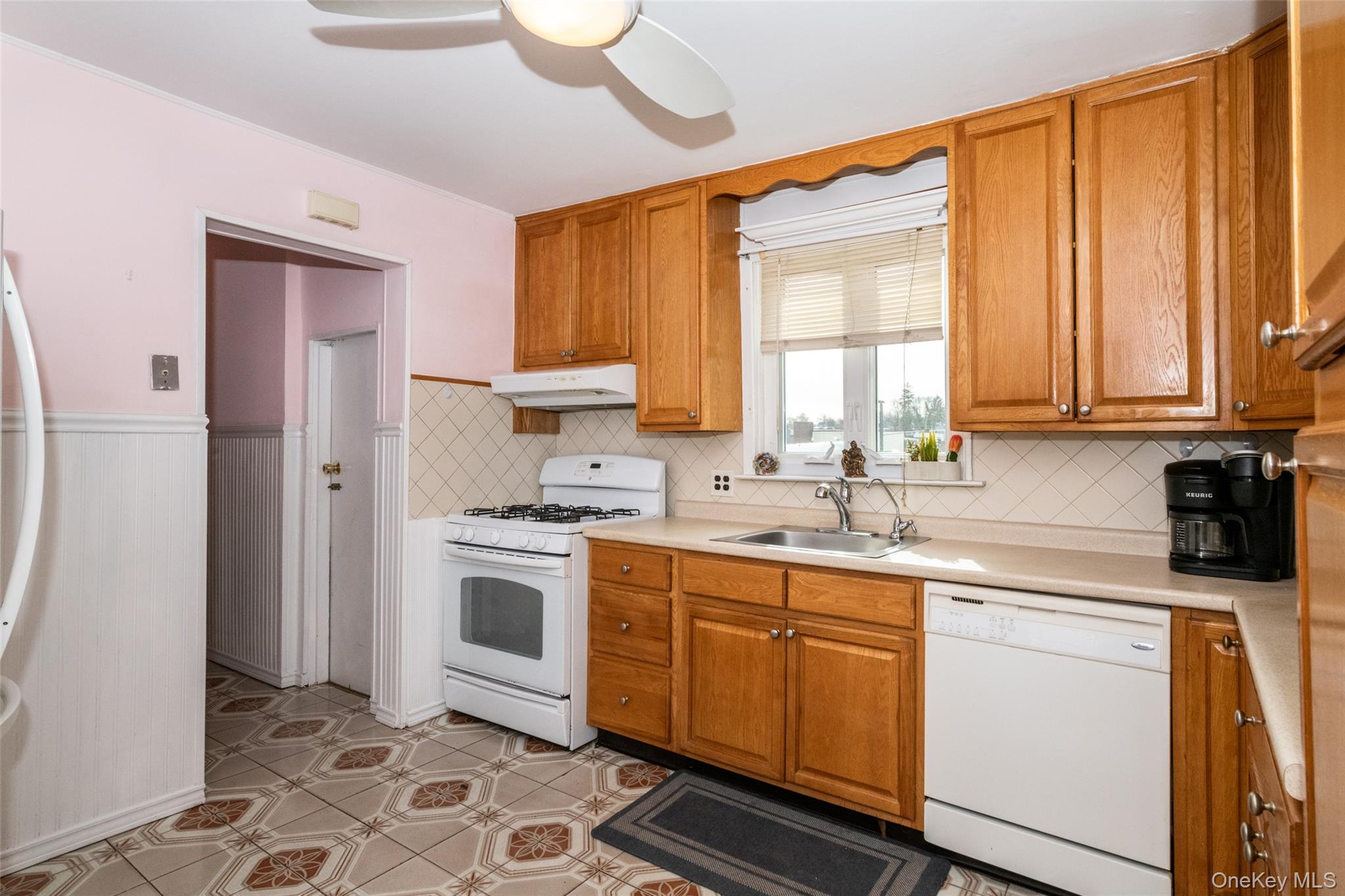 #3 photo, 24 5th Avenue, New Rochelle , NY 10801