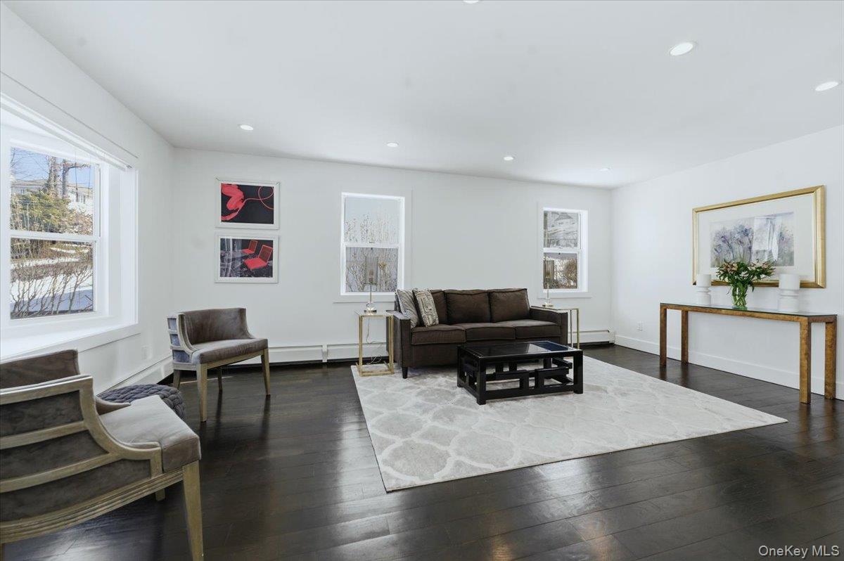 #11 photo, 4 Lawrence Place, Pelham , NY 10803