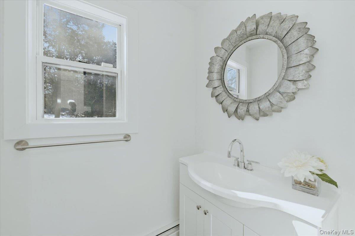 #12 photo, 4 Lawrence Place, Pelham , NY 10803