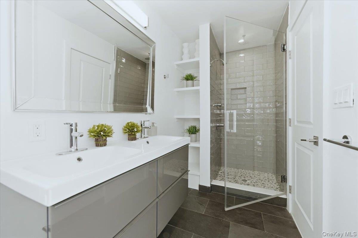 #19 photo, 4 Lawrence Place, Pelham , NY 10803