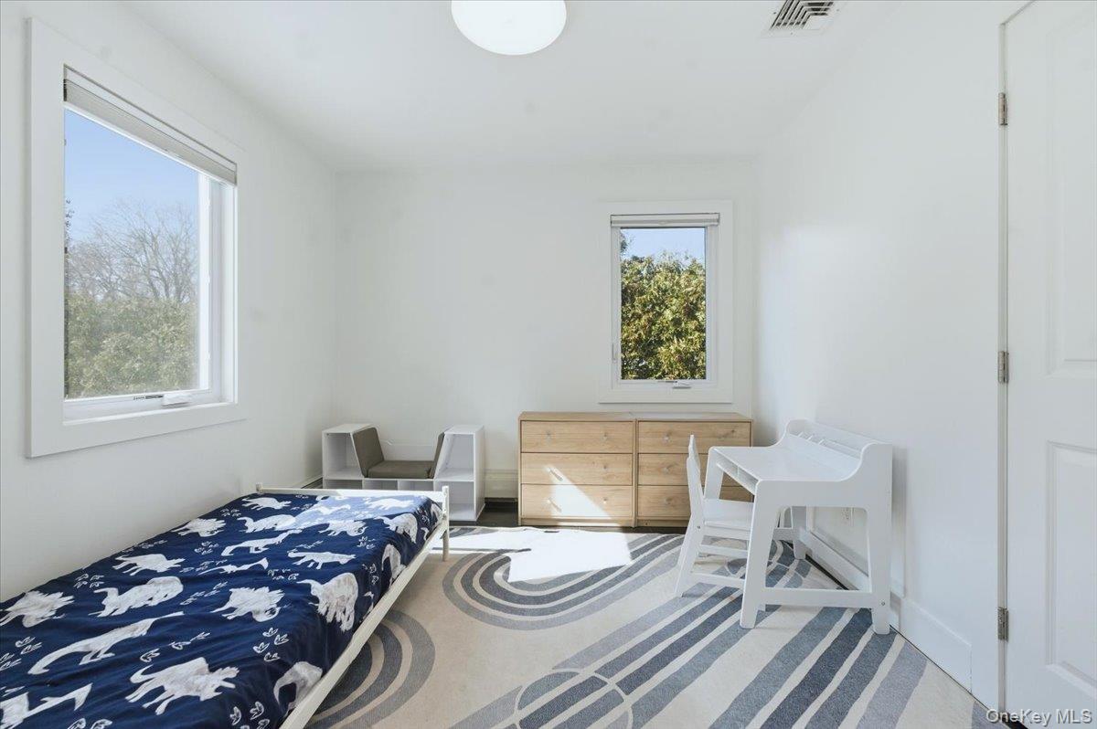 #20 photo, 4 Lawrence Place, Pelham , NY 10803