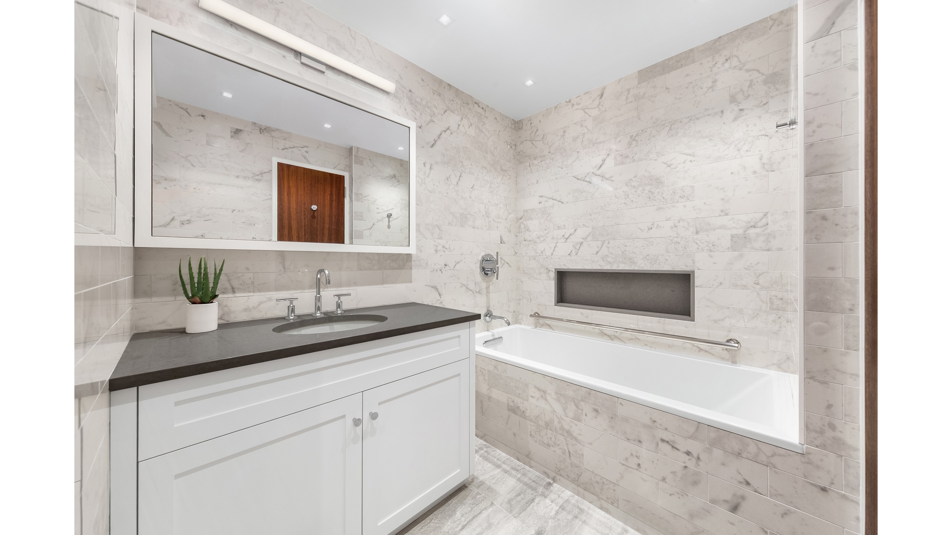 #15 photo, 176 E 71ST Street, Lenox Hill , NY 10021