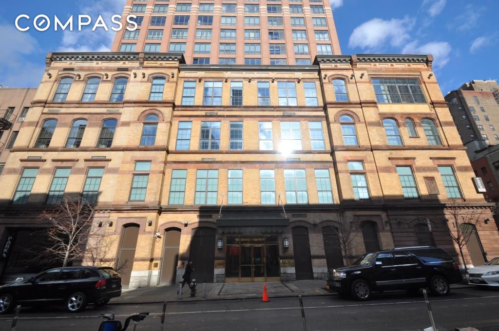 #17 photo, 351 E 51st Street, Midtown East , NY 10022