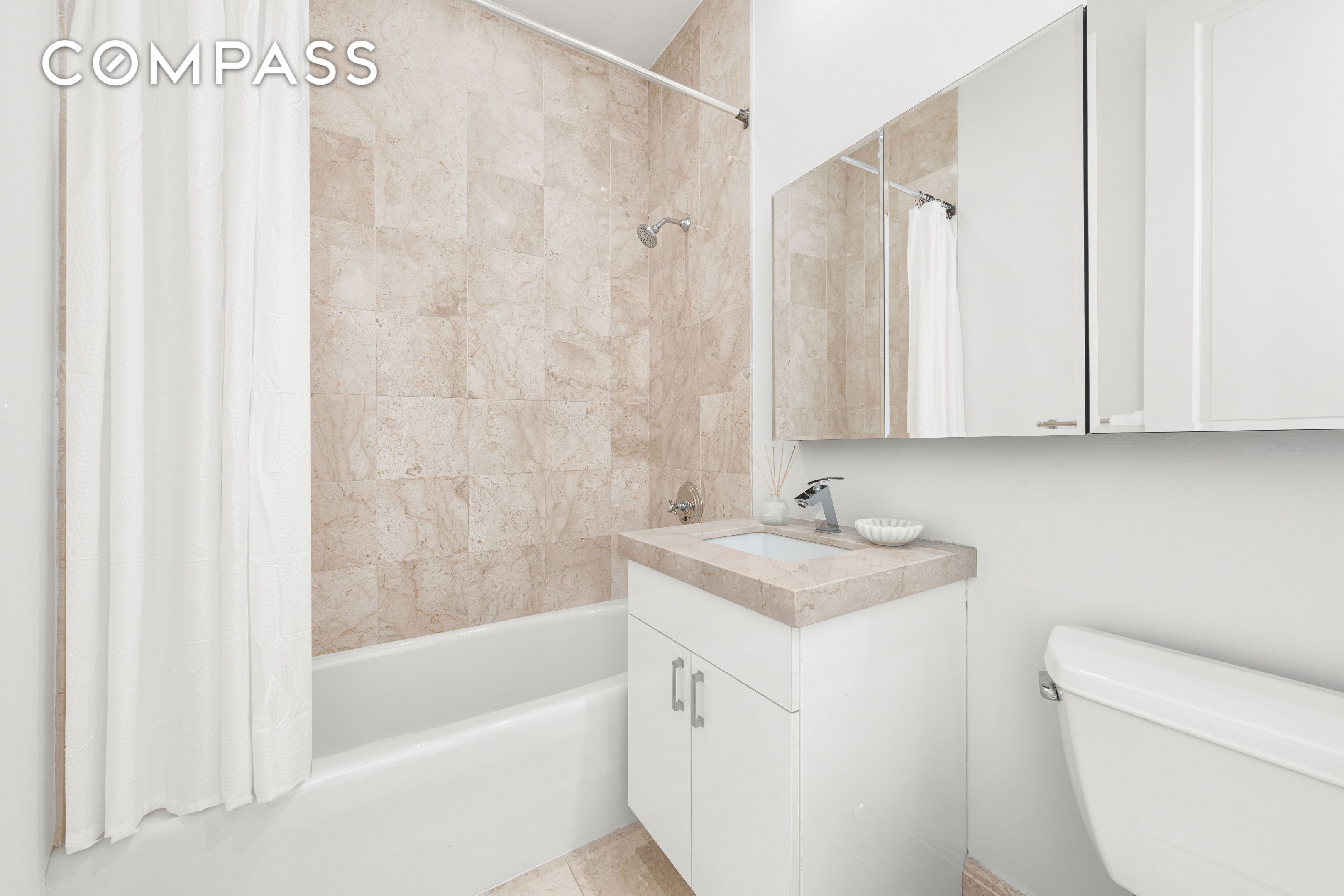 #9 photo, 351 E 51st Street, Midtown East , NY 10022