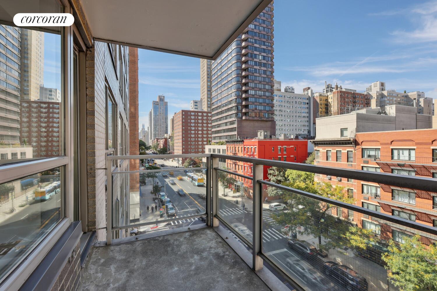 #11 photo, New York City, 맨해튼 Yorkville , NY 10128