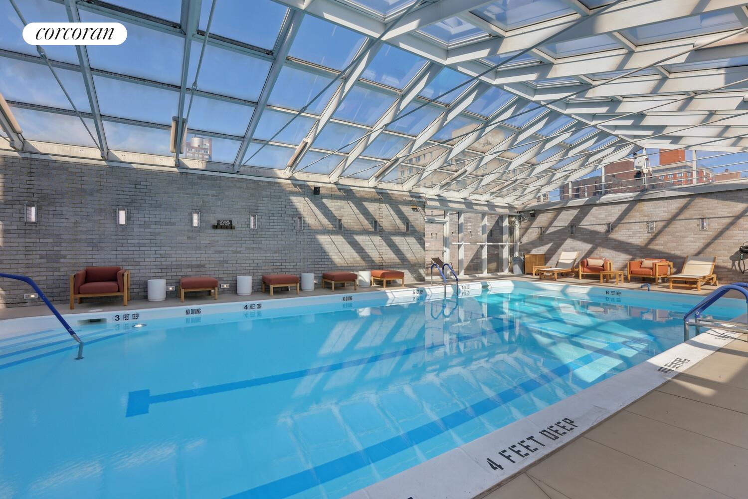 #17 photo, New York City, 맨해튼 Yorkville , NY 10128