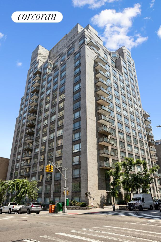 #19 photo, New York City, 맨해튼 Yorkville , NY 10128