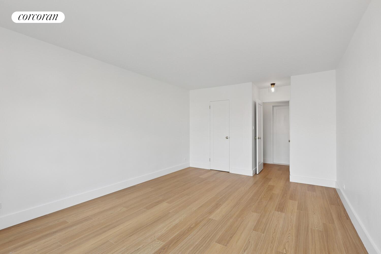 #9 photo, New York City, 맨해튼 Yorkville , NY 10128