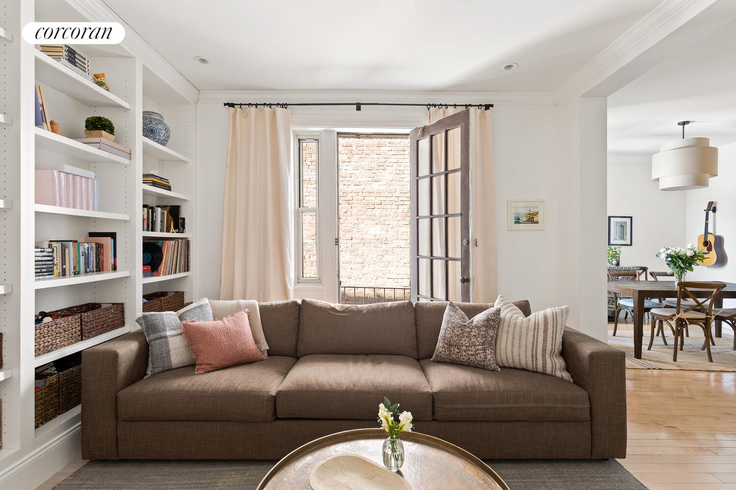 #1 photo, 76 REMSEN Street, Brooklyn Heights , NY 11201