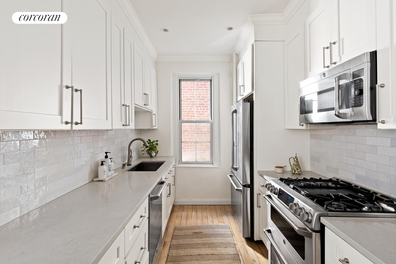 #5 photo, 76 REMSEN Street, Brooklyn Heights , NY 11201