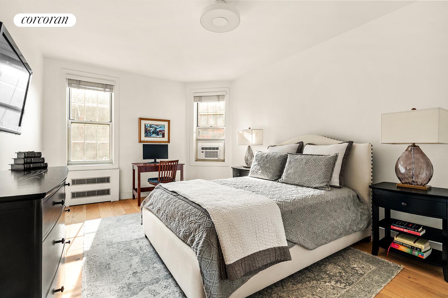 #7 photo, 145 HICKS Street, ब्रुकलीन Brooklyn Heights , NY 11201