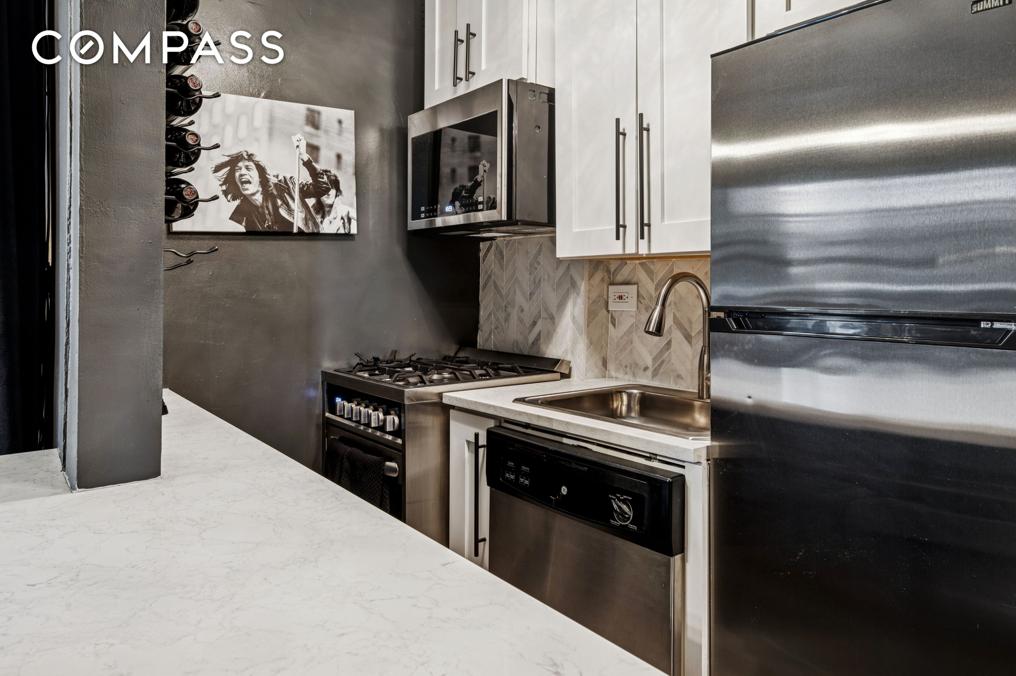 #9 photo, 235 W 102nd Street, 曼哈頓 上西城 Upper West Side , NY 10025