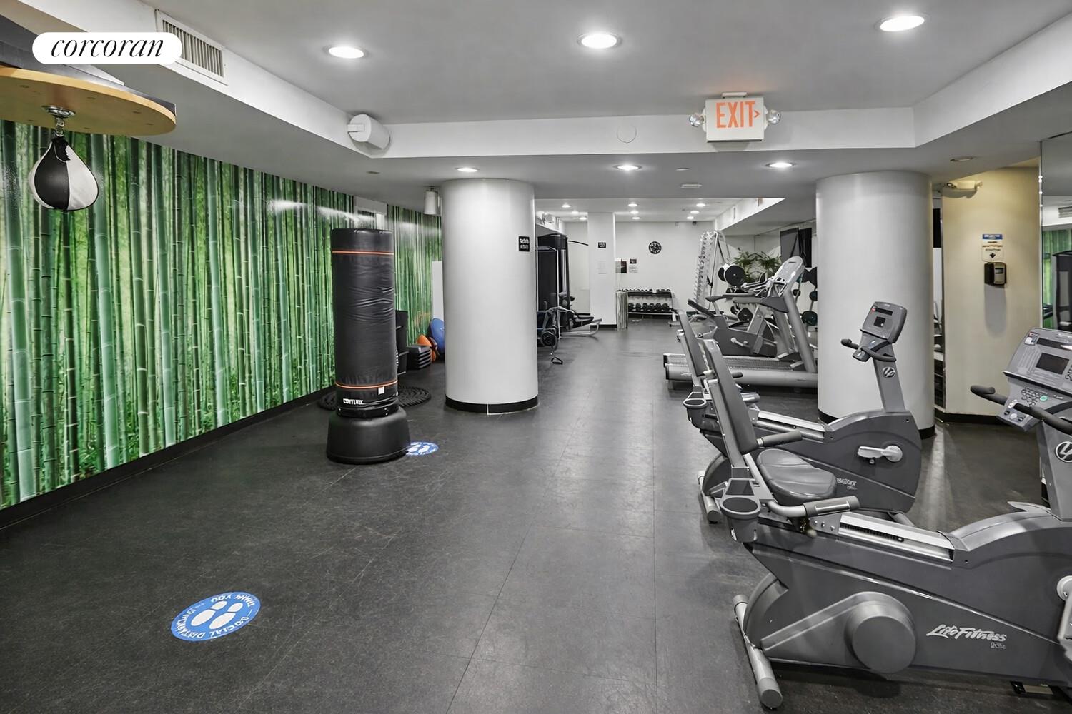 #17 photo, 100 W 58TH Street, Central Park South , NY 10019