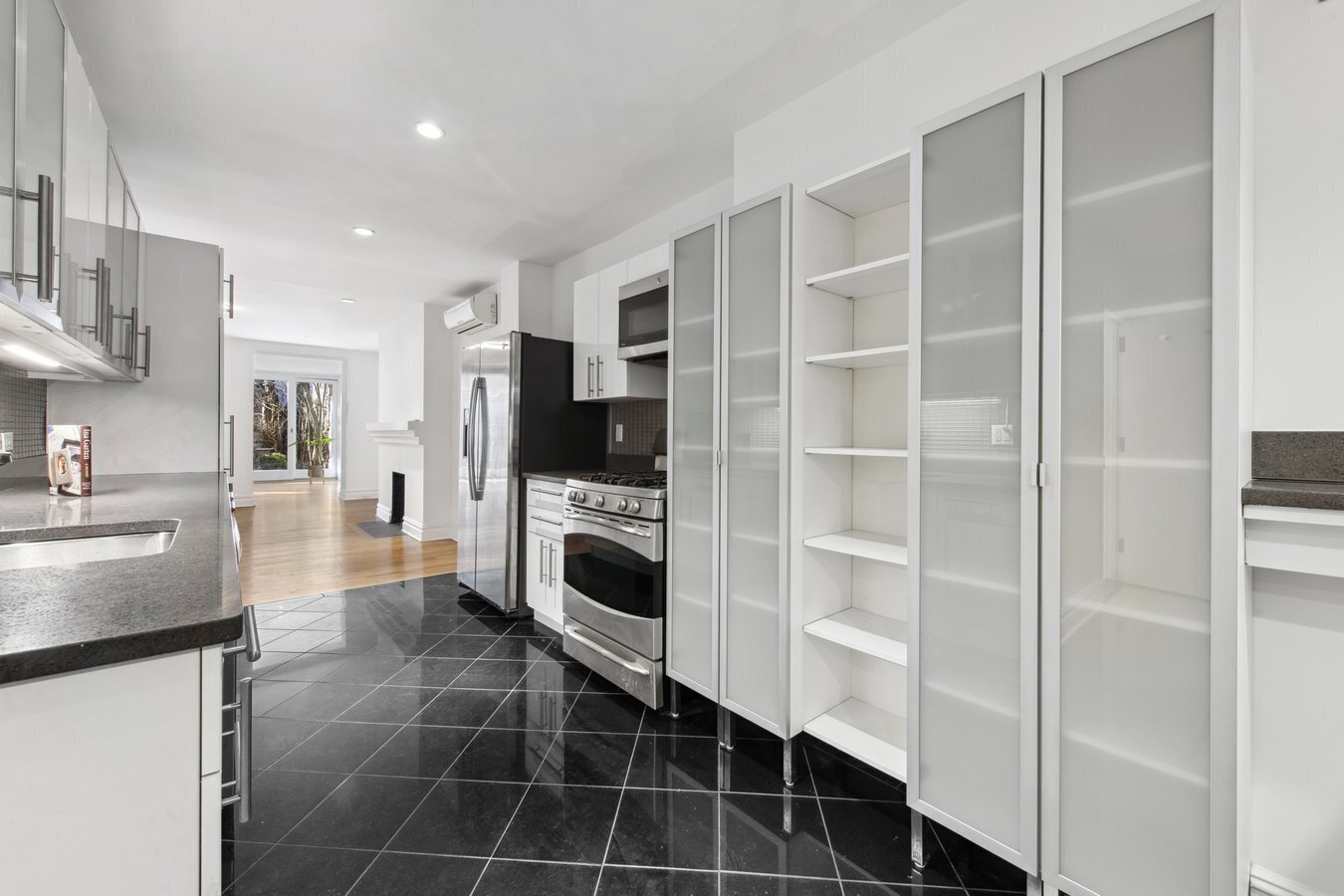 #14 photo, 54 Morton Street, West Village , NY 10014