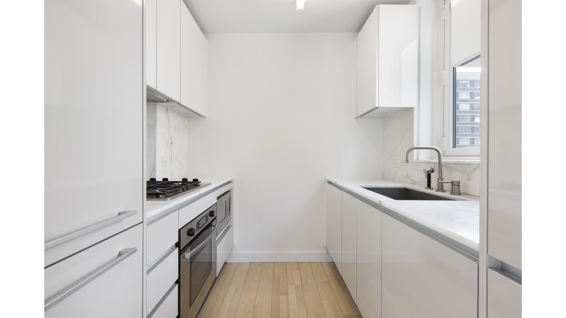 #4 photo, 322 W 57TH Street, Hell's Kitchen , NY 10019