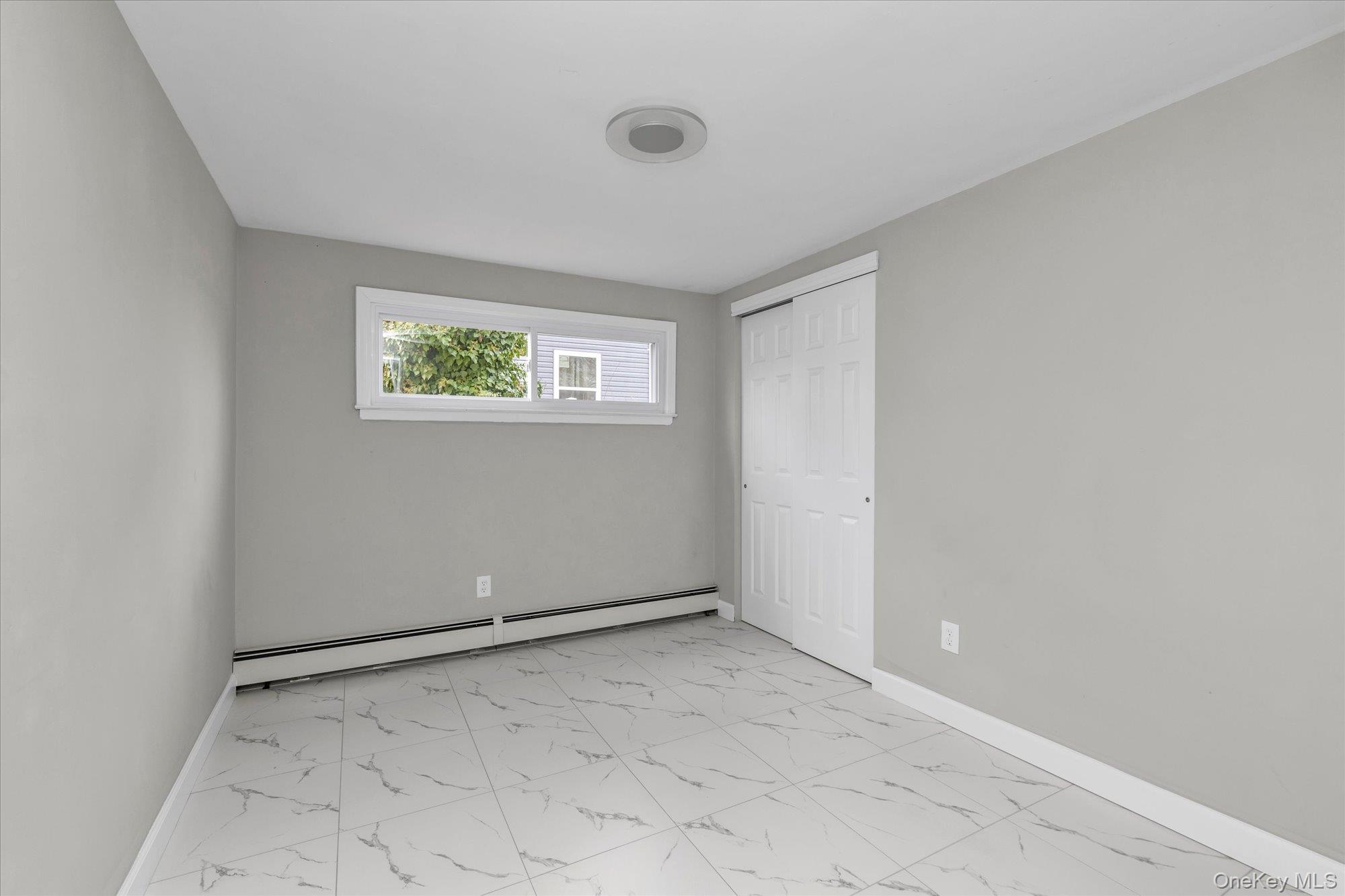 #15 photo, 57 E Clinton Avenue, 长岛 Roosevelt , NY 11575