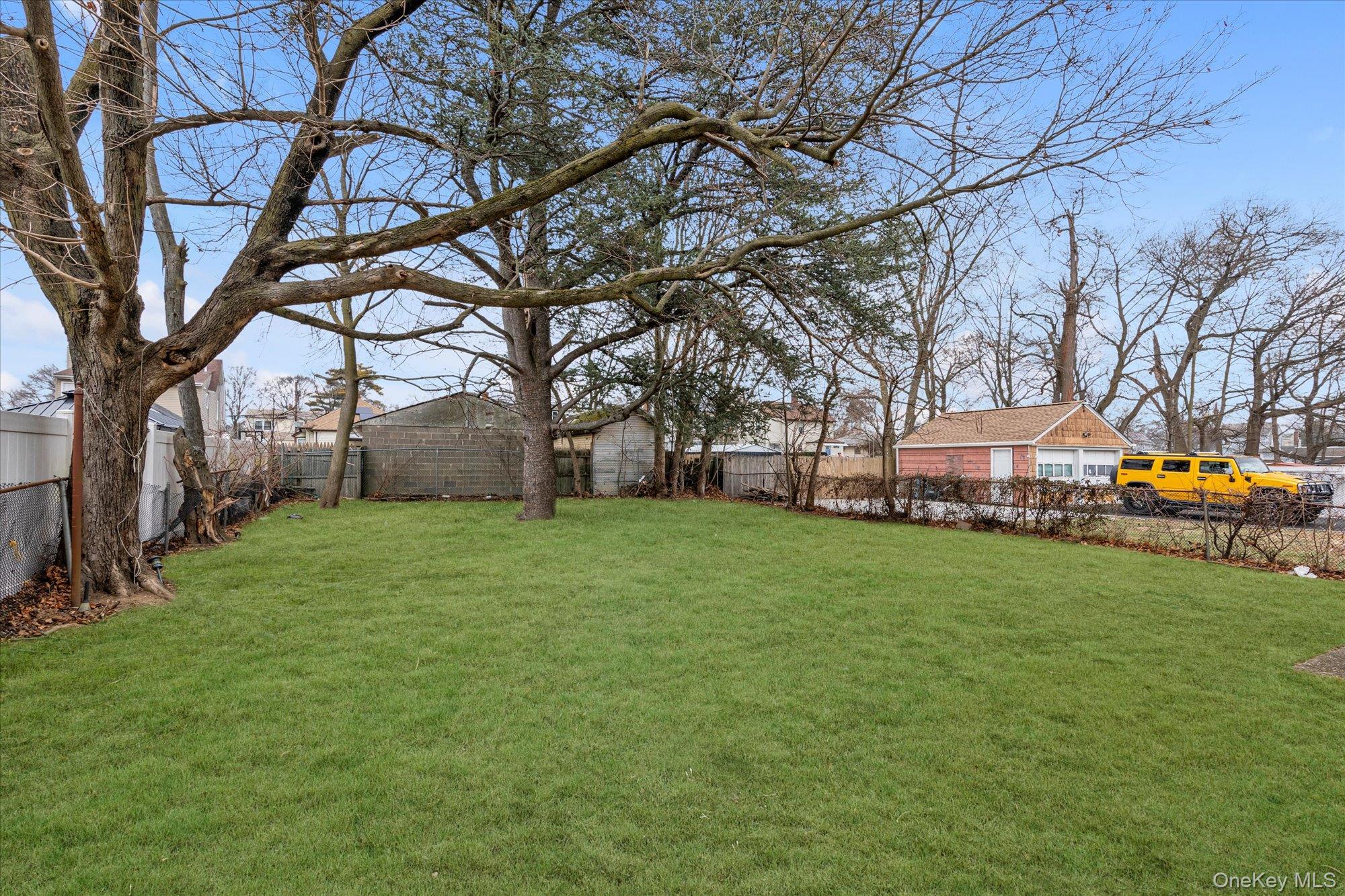 #19 photo, 57 E Clinton Avenue, 长岛 Roosevelt , NY 11575