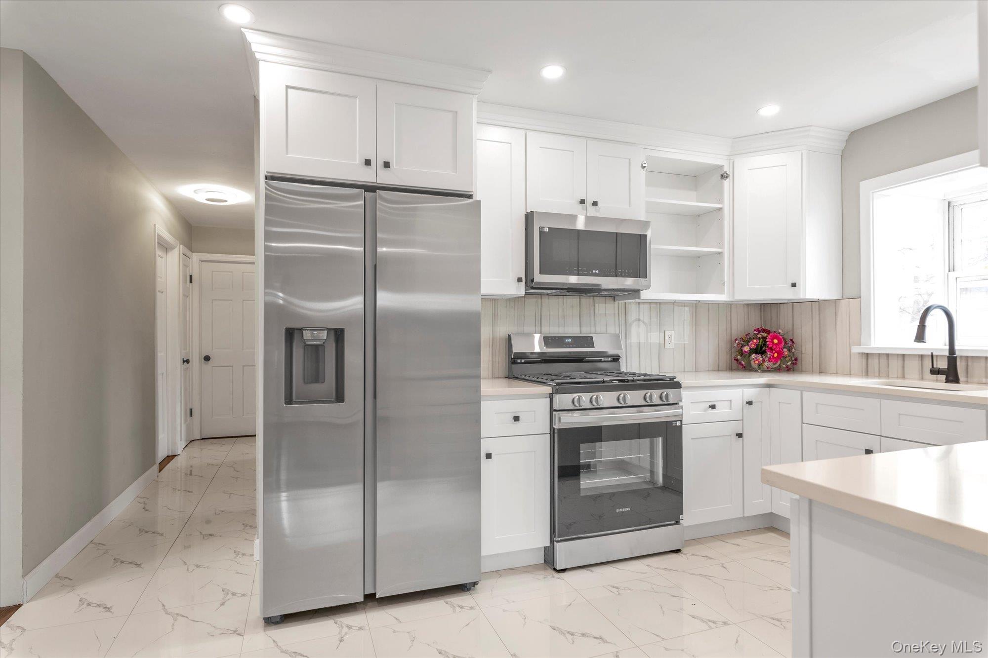 #3 photo, 57 E Clinton Avenue, 长岛 Roosevelt , NY 11575