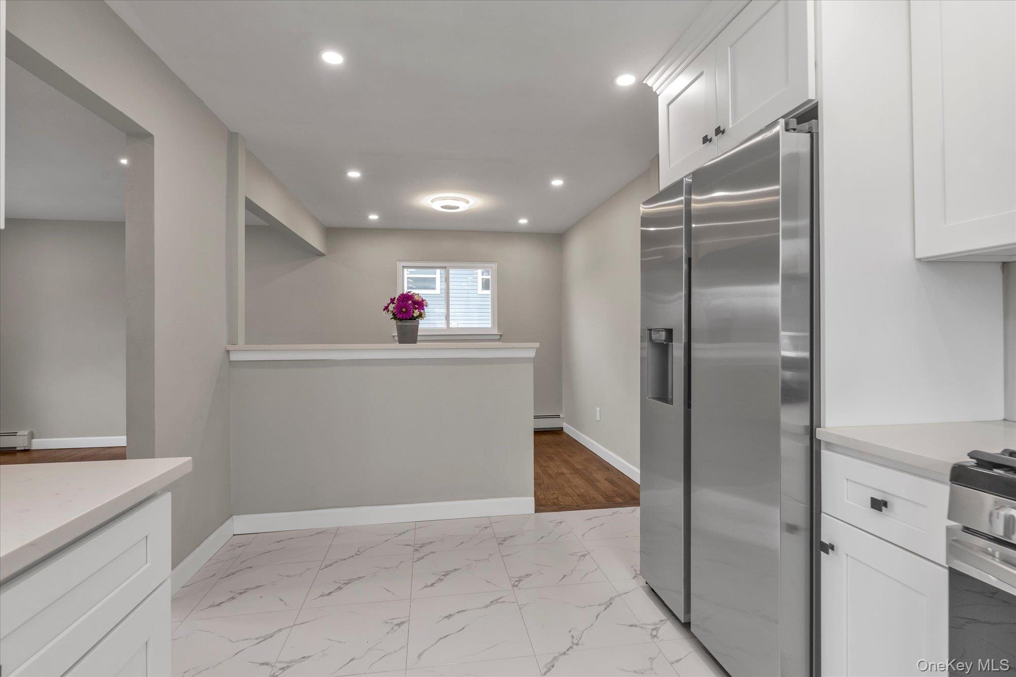 #4 photo, 57 E Clinton Avenue, 长岛 Roosevelt , NY 11575