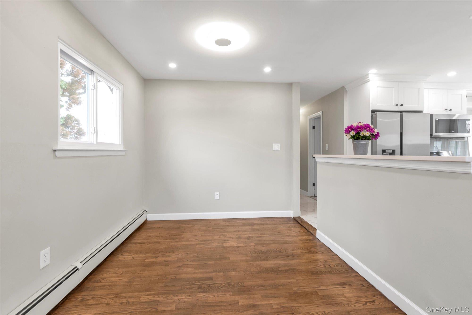 #5 photo, 57 E Clinton Avenue, 长岛 Roosevelt , NY 11575