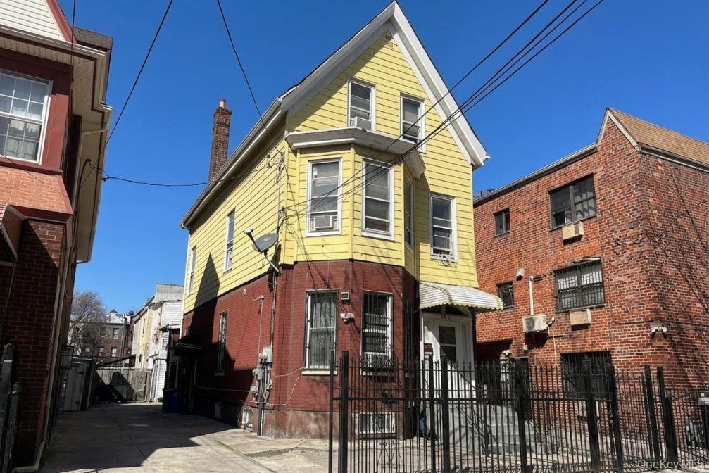 #2 photo, 8315 Pettit Avenue, Elmhurst , NY 11373