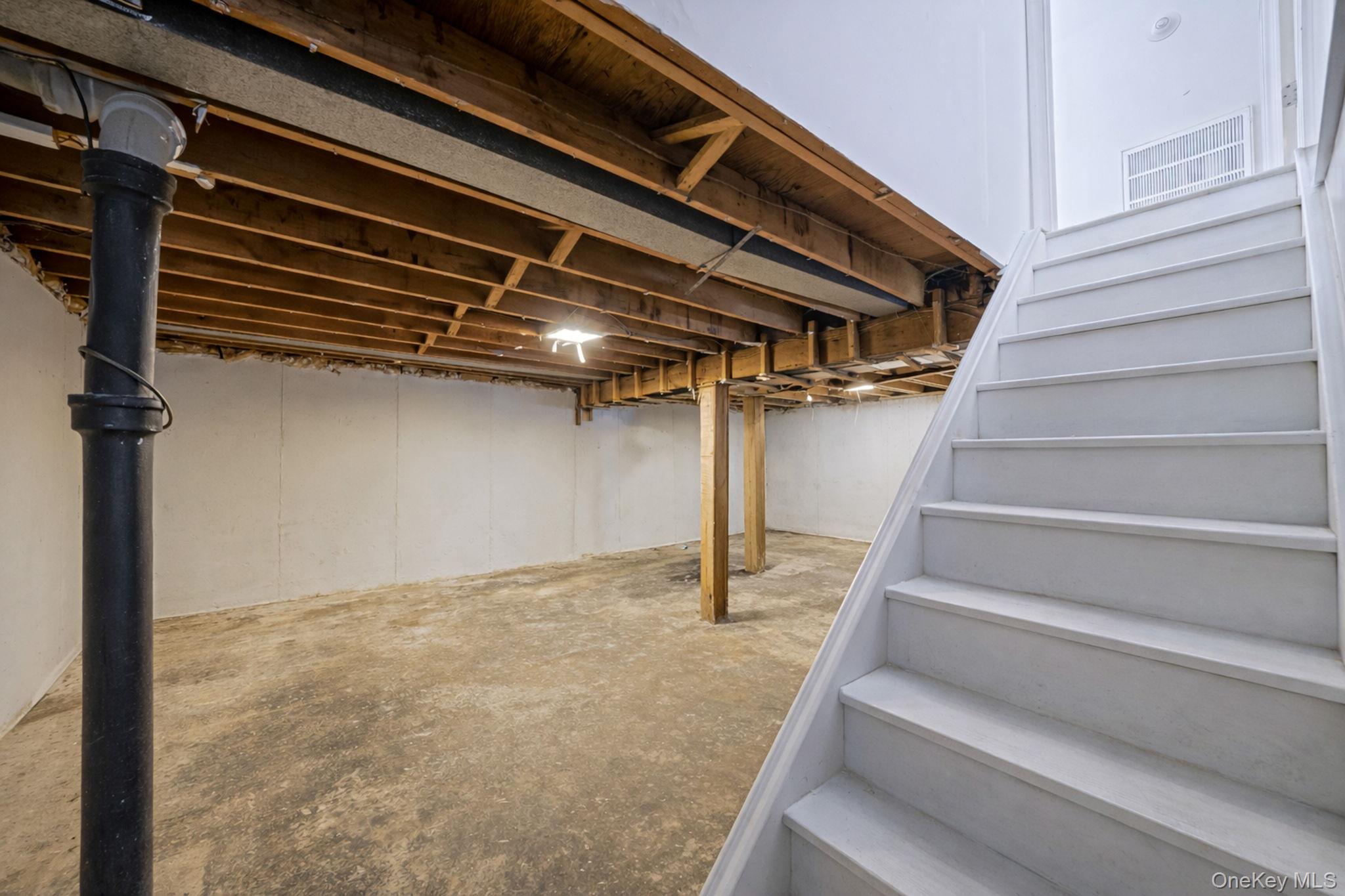 #14 photo, 24 Lantern Street, Huntington , NY 11743