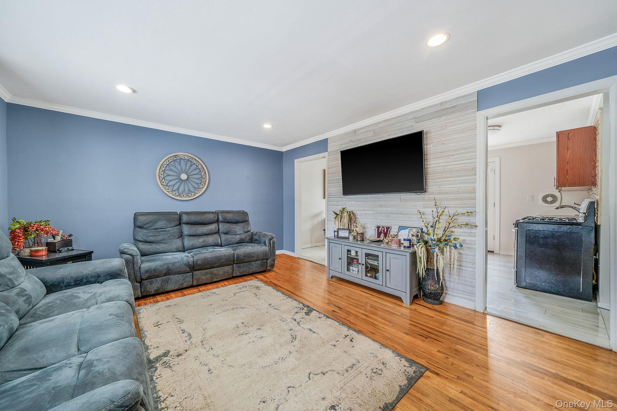 #2 photo, 24 Lantern Street, Huntington , NY 11743