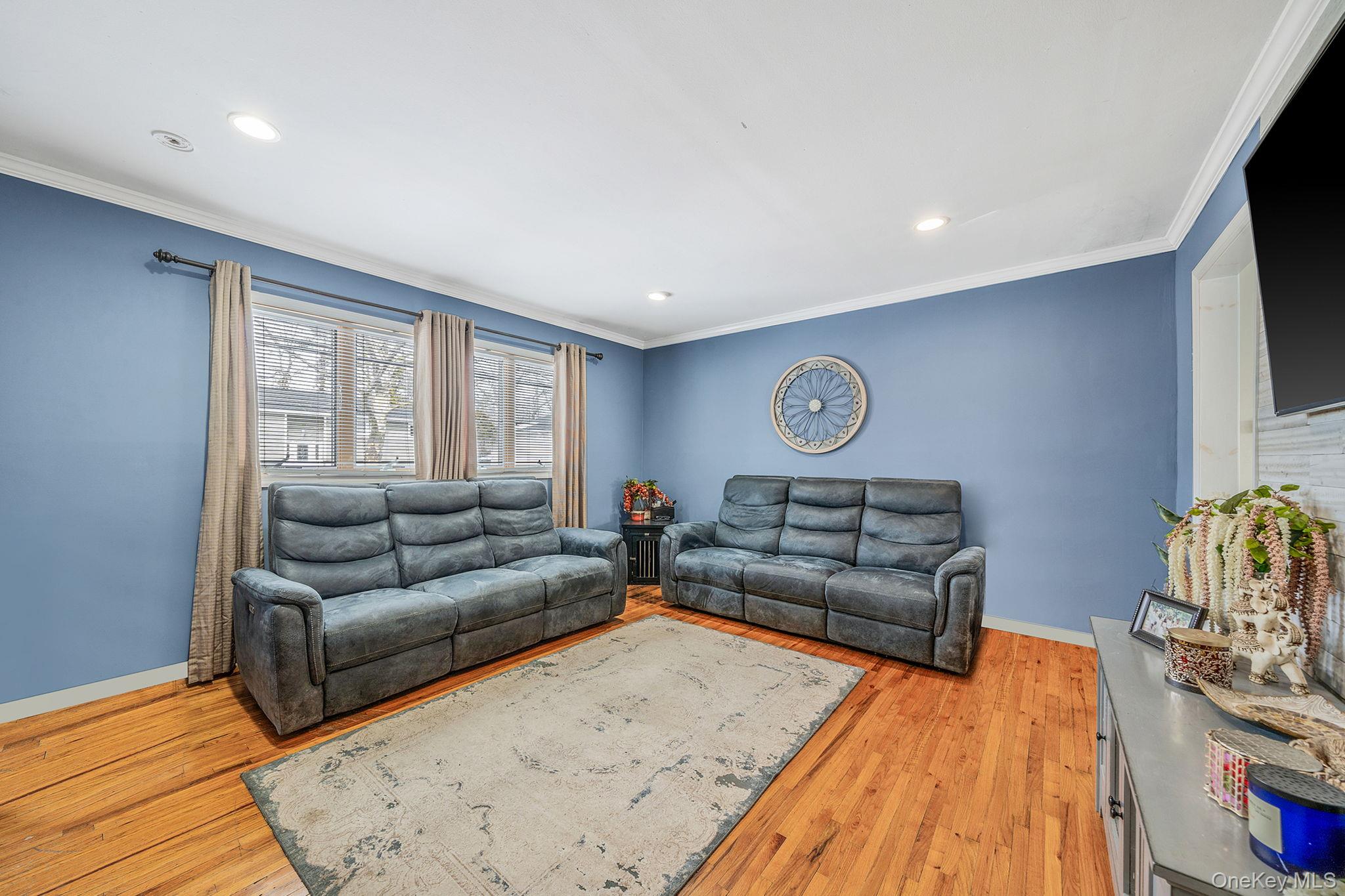 #4 photo, 24 Lantern Street, Huntington , NY 11743