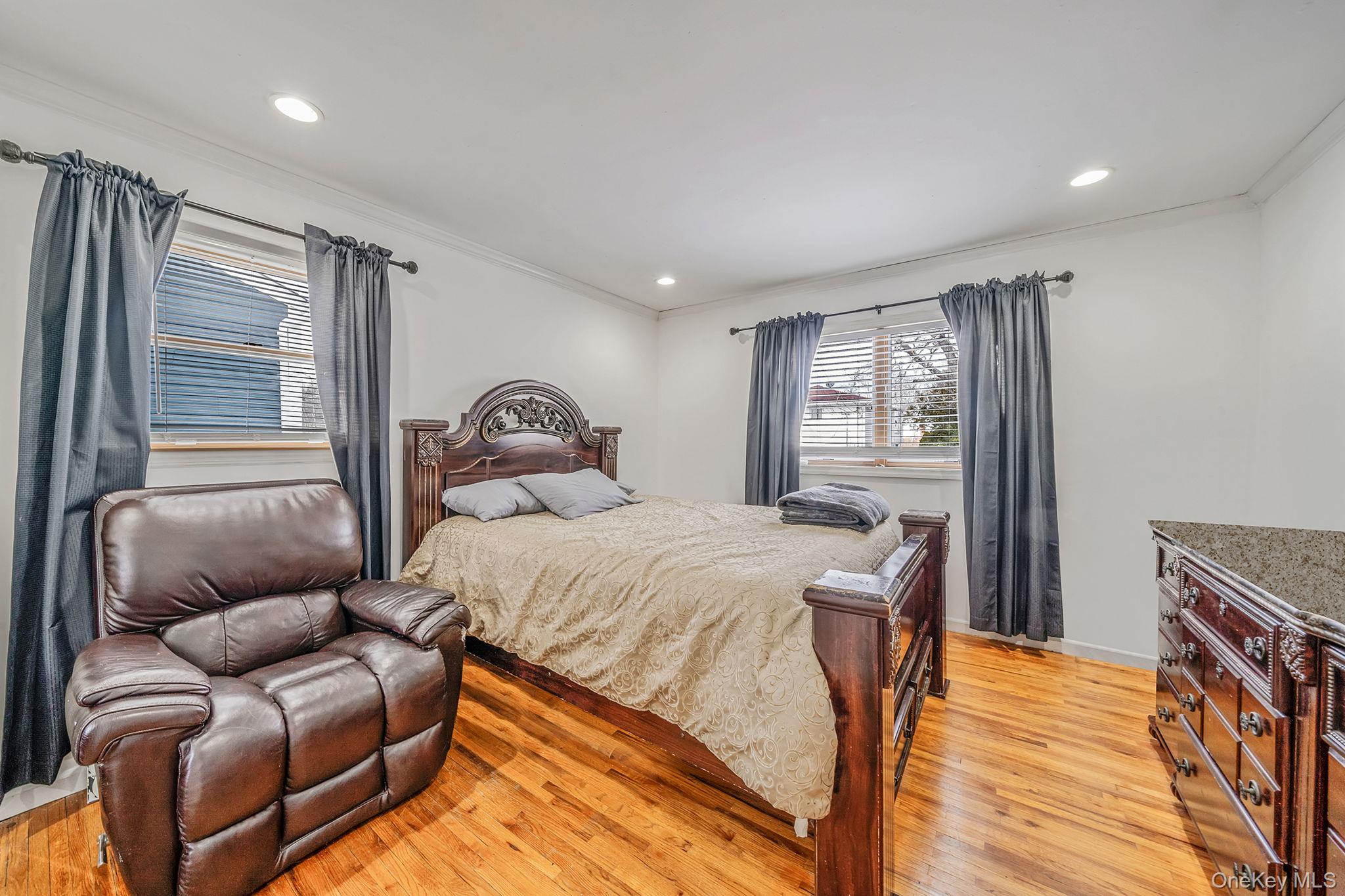 #9 photo, 24 Lantern Street, Huntington , NY 11743