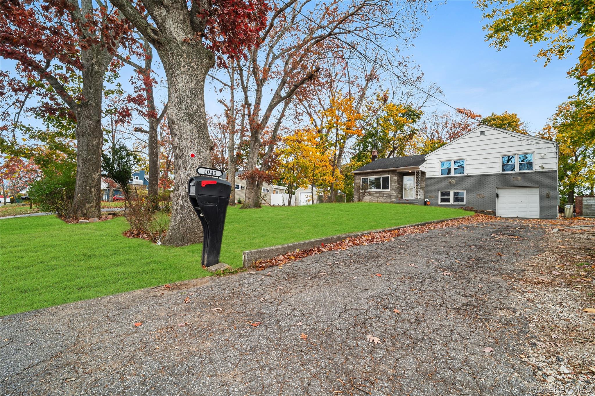 #1 photo, 1043 Wilson Boulevard, सफ़ोक काउंटी Central Islip , NY 11722