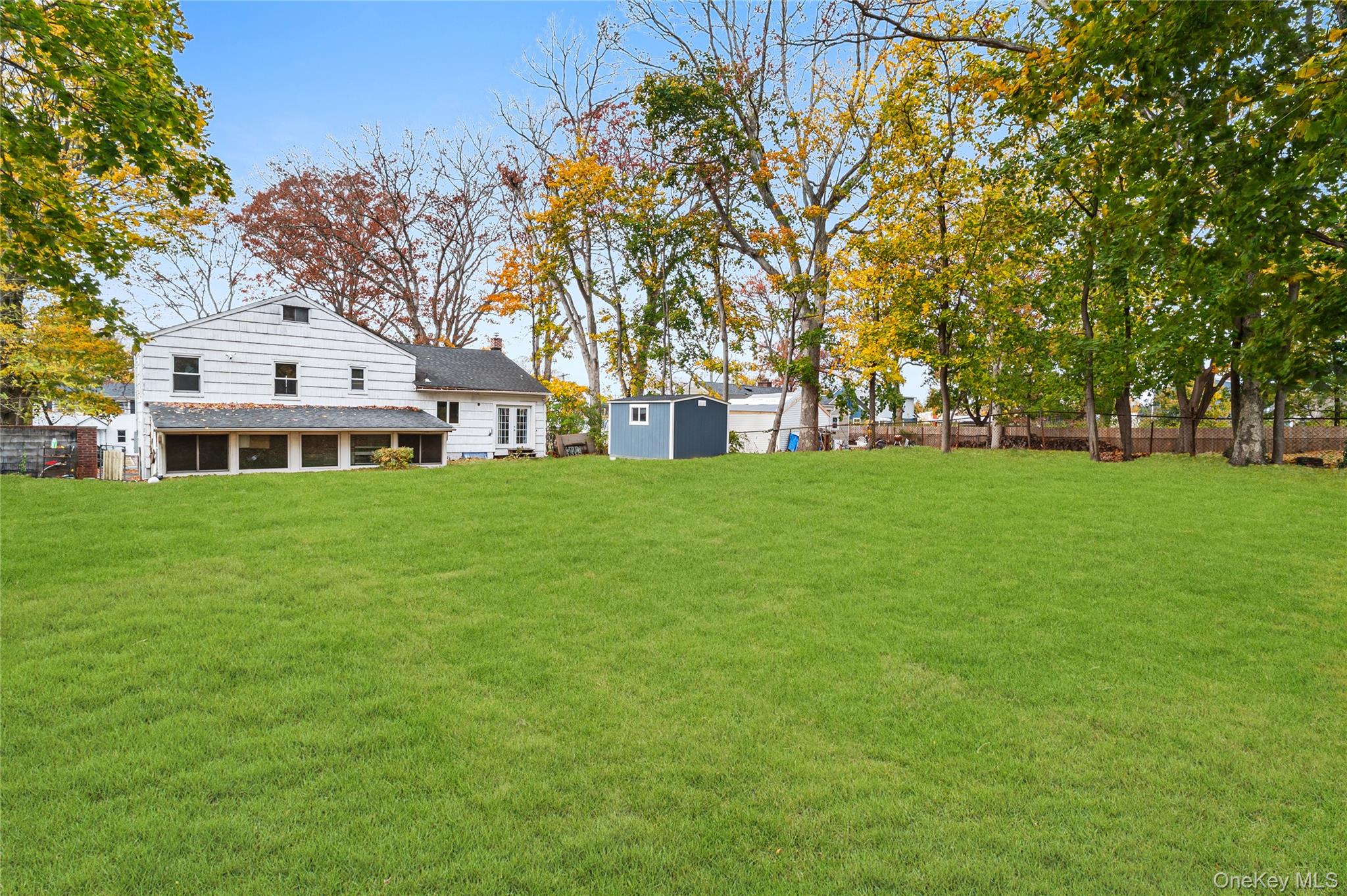 #9 photo, 1043 Wilson Boulevard, सफ़ोक काउंटी Central Islip , NY 11722