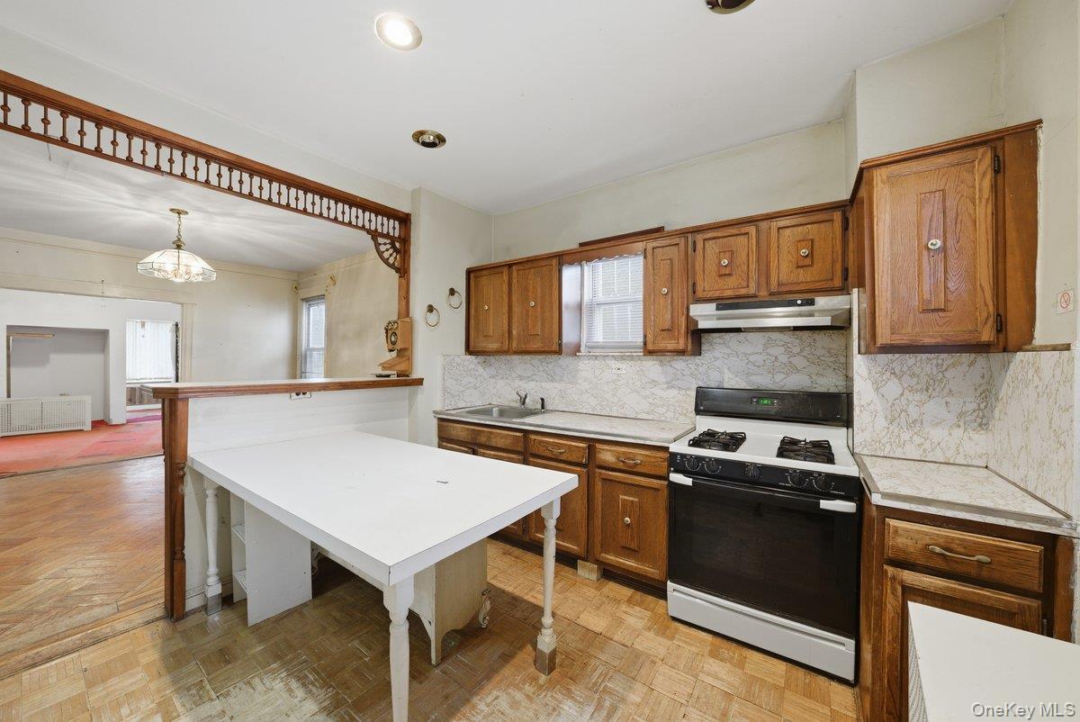 #8 photo, 10034 198th Street, קווינס Hollis , NY 11423