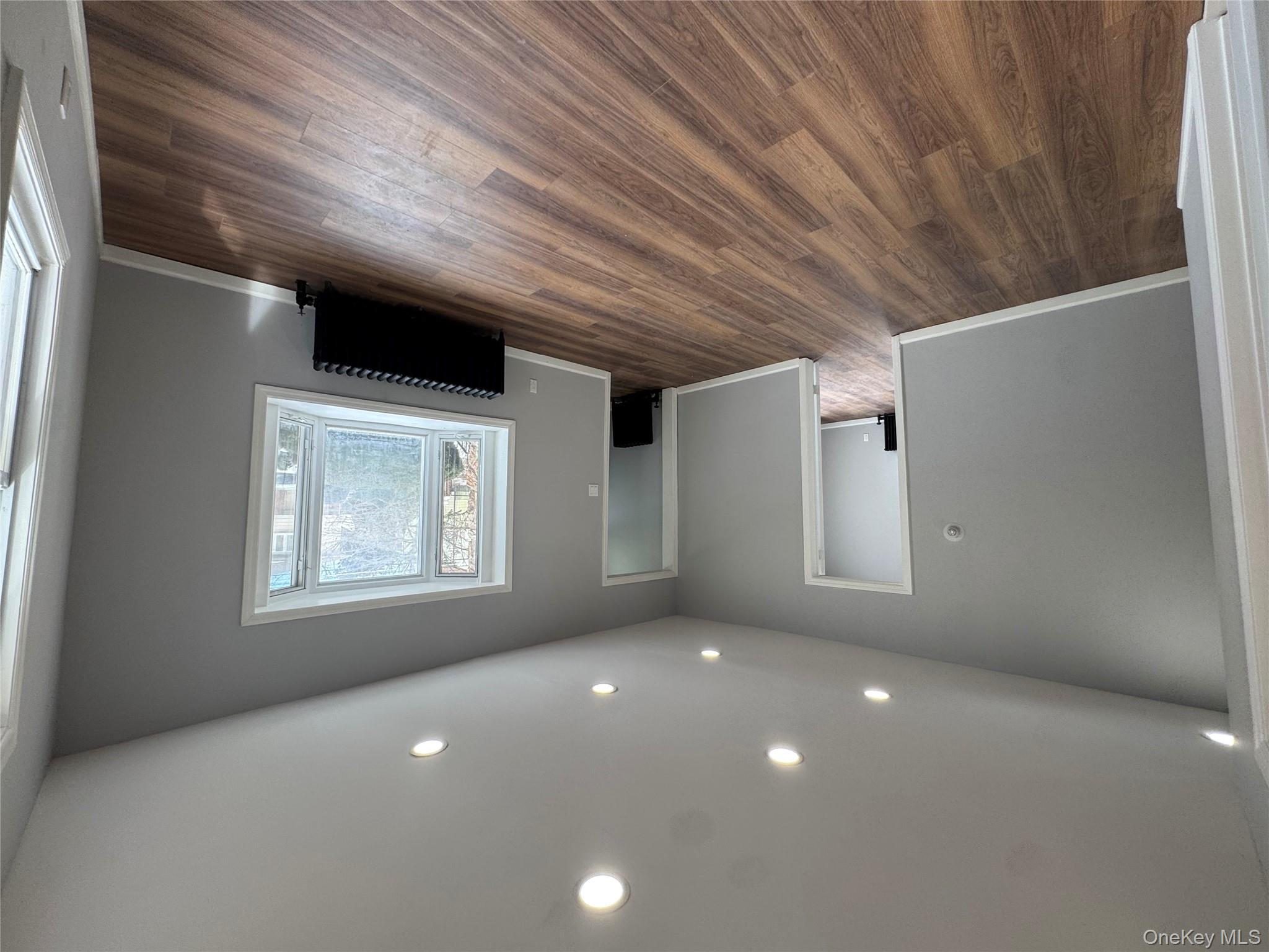 #4 photo, 110 Woodside Avenue, Freeport , NY 11520