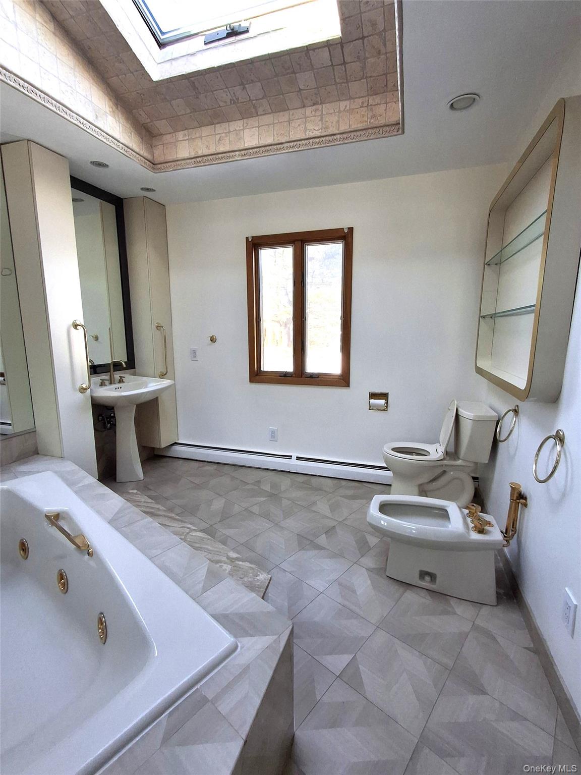 #14 photo, 342 Everard Street, 롱 아일랜드 Dix Hills , NY 11746