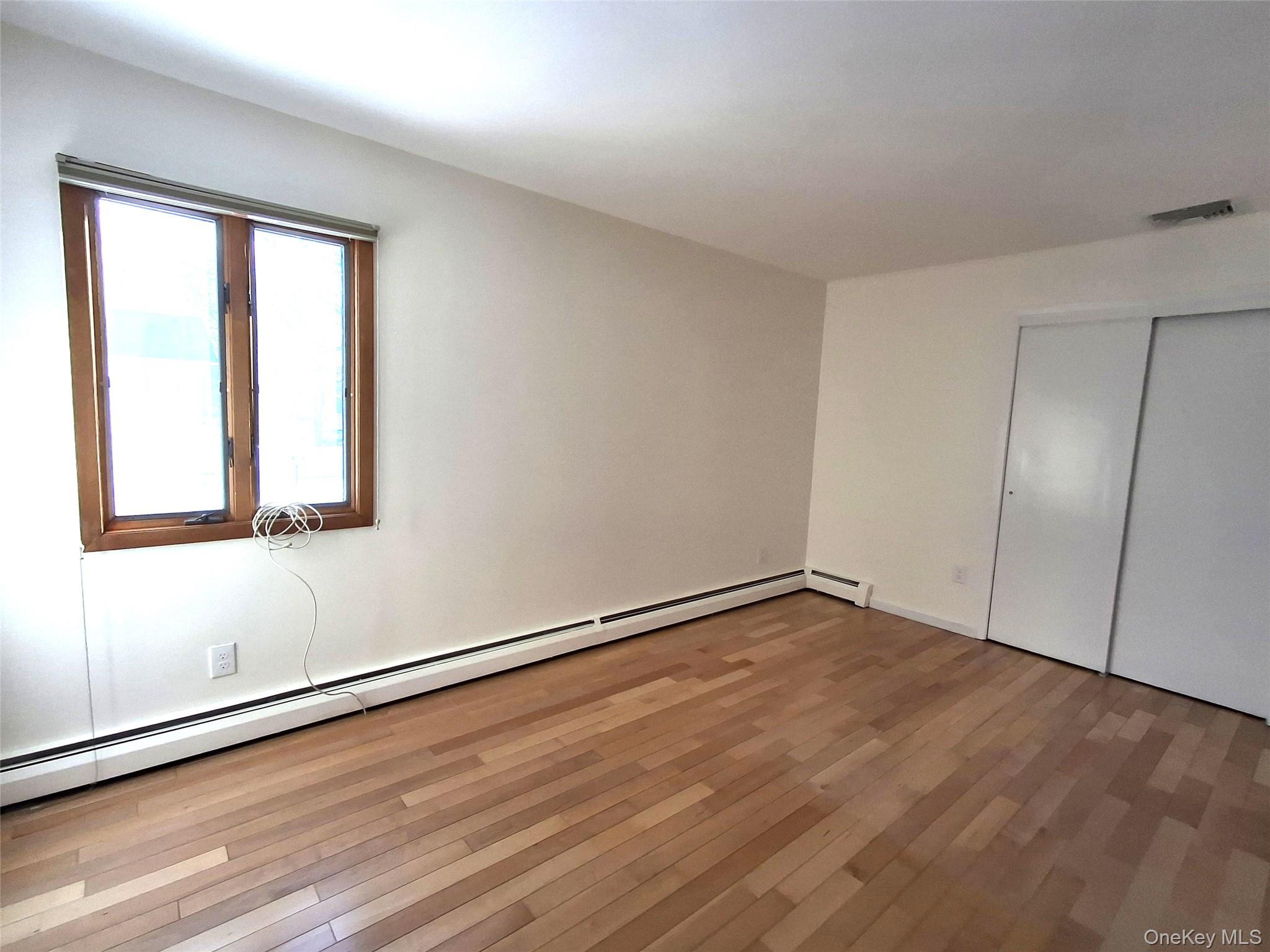 #17 photo, 342 Everard Street, 롱 아일랜드 Dix Hills , NY 11746