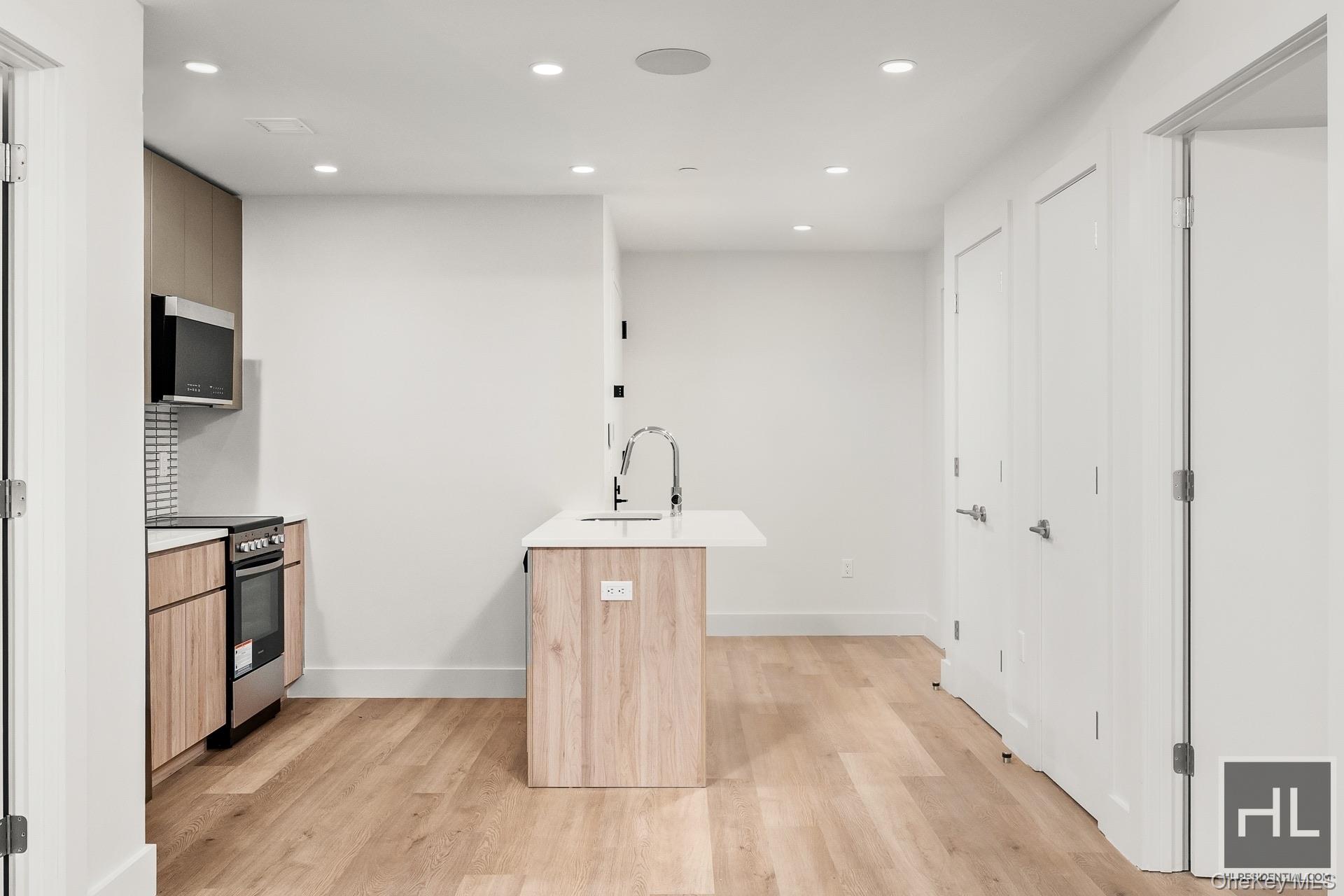 #2 photo, 91 Bruckner Boulevard, Bronx , NY 10454