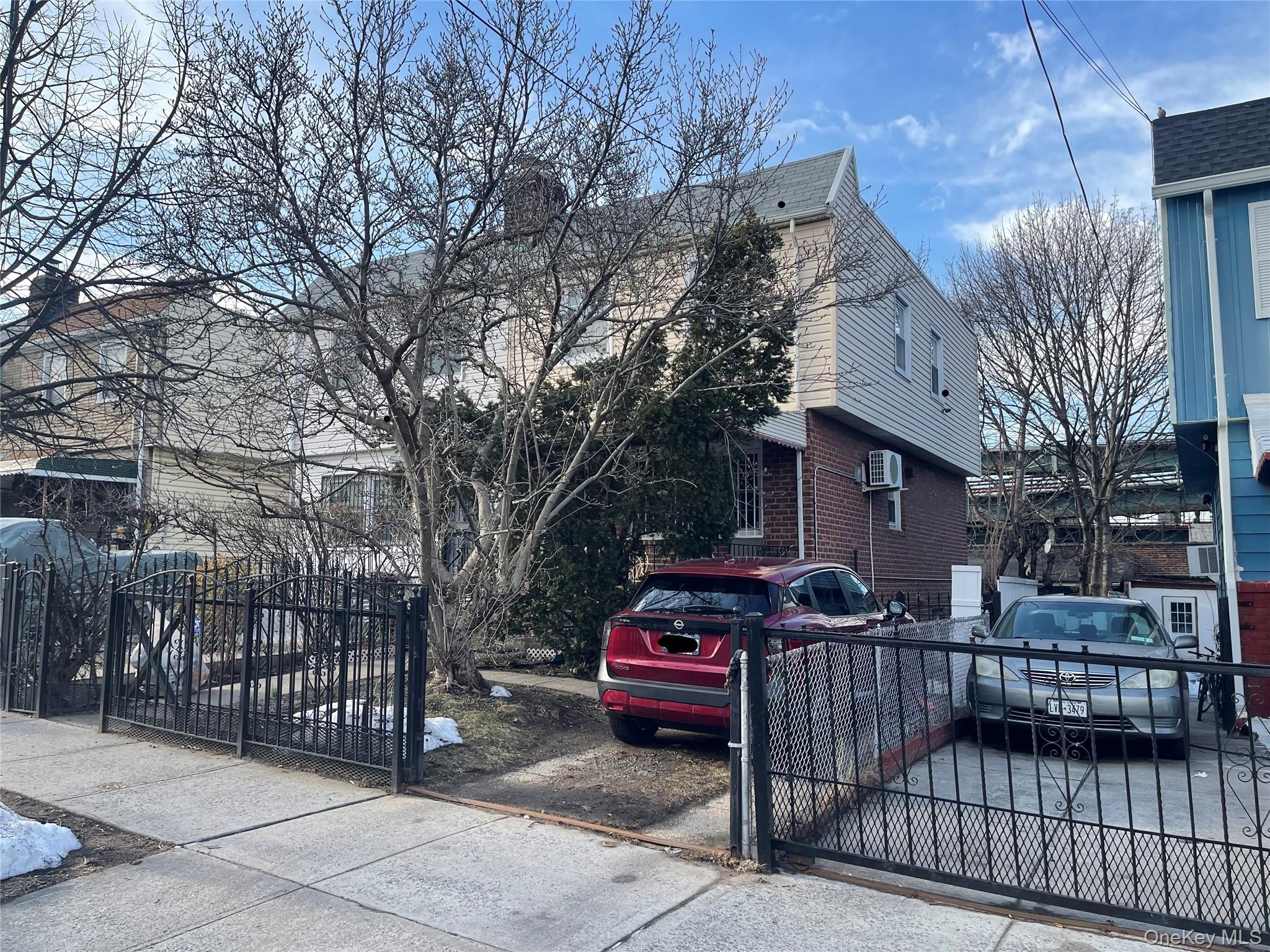 #1 photo, 111-83 41st Avenue, 뉴욕퀸즈 Corona , NY 11368