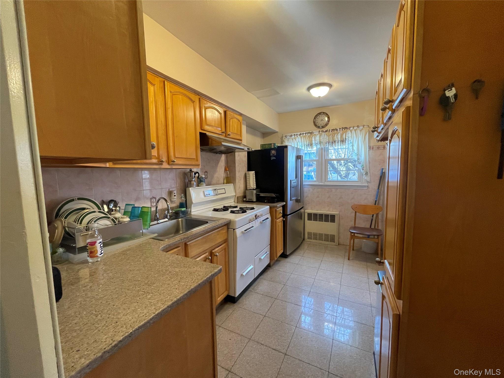 #11 photo, 111-83 41st Avenue, 皇后区 可乐娜 Corona , NY 11368