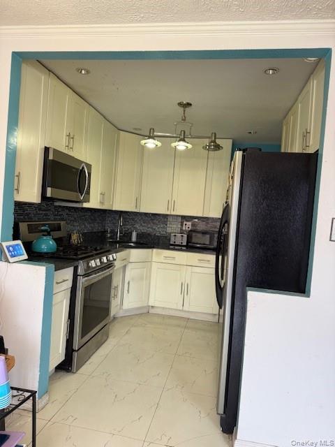 #6 photo, 868 E 95th Street, Brooklyn , NY 11236