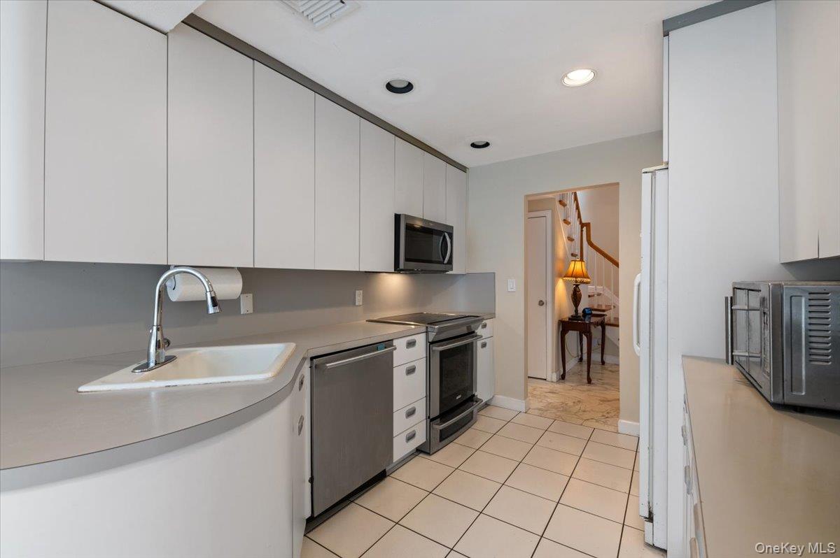 #10 photo, 8 Sagamore Way, Jericho , NY 11753