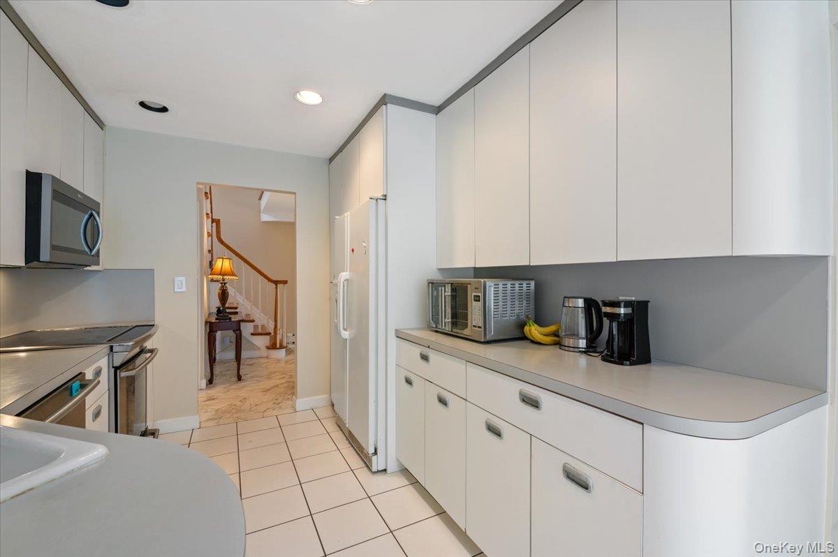 #13 photo, 8 Sagamore Way, Jericho , NY 11753