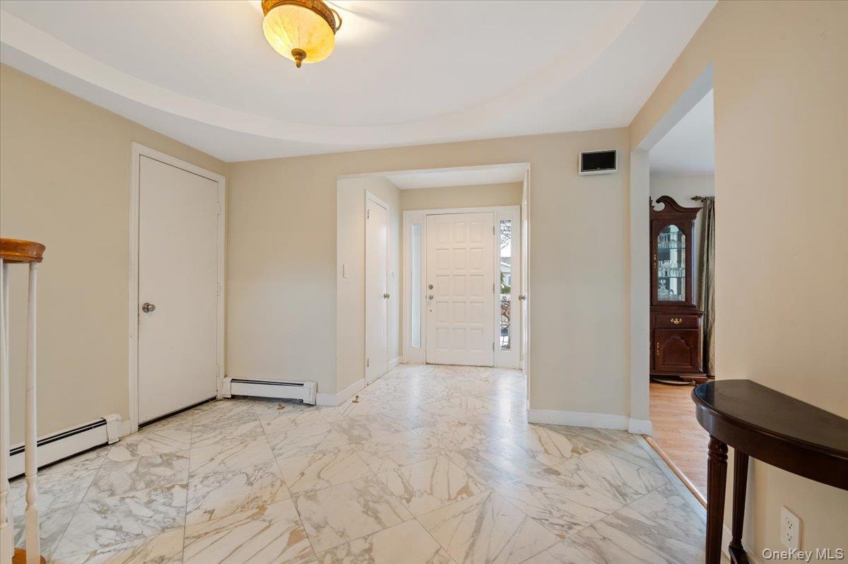 #4 photo, 8 Sagamore Way, নাসাউ কাউন্টি Jericho , NY 11753